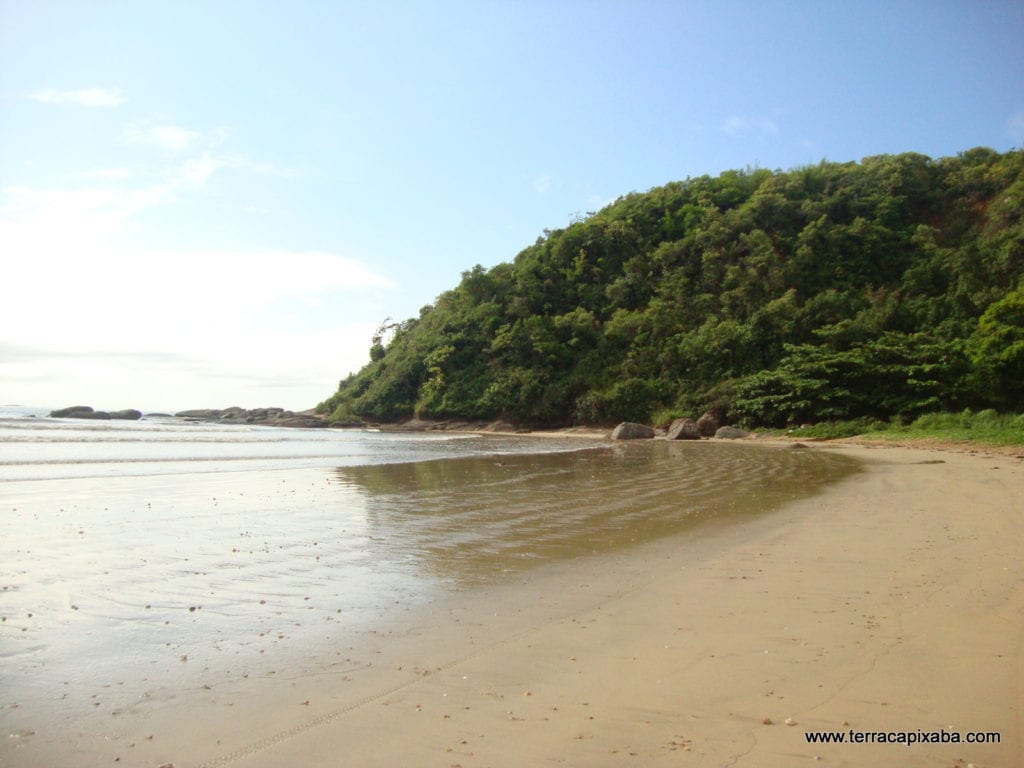 Praia Maria Nenem - Piúma. Foto: Terra Capixaba